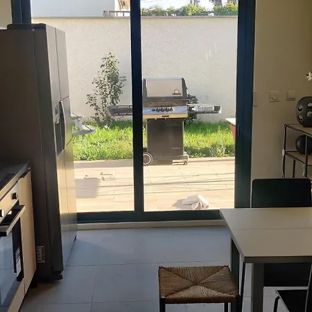 Logement Cosy Neuf Avec Jardin Mions Exterior foto